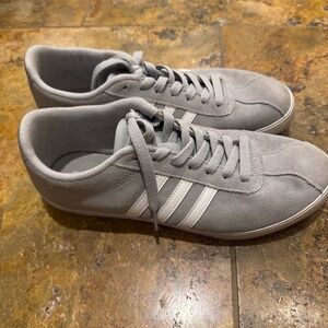 Adidas neo tennis shoes